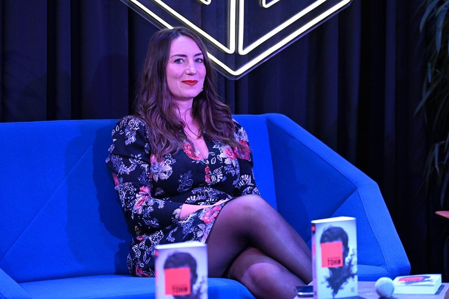 Интервју со писателката Румена Бужаровска за нејзиниот прв роман со наслов „Тони“: Карикатурален приказ на современата машкост